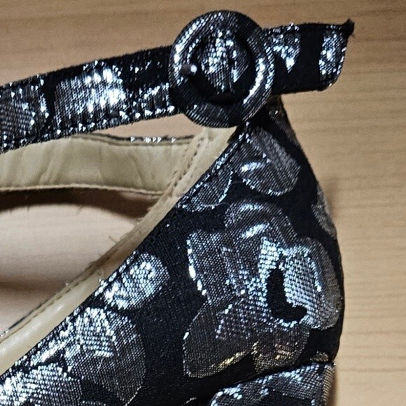 Marc Fisher Ion Silver & Black Metallic Brocade Ankle Strap Block Heel Pumps - Picture 5 of 11